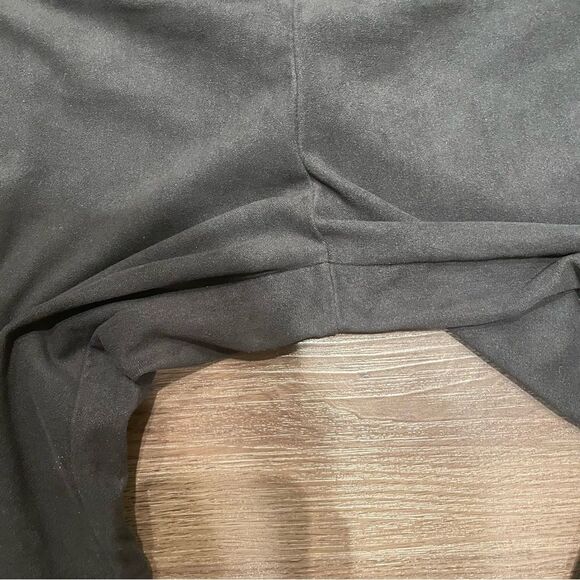 LYSSE- EUC Ultrasuede Leggings w Knee Seam Detail Size Small - Picture 7 of 10